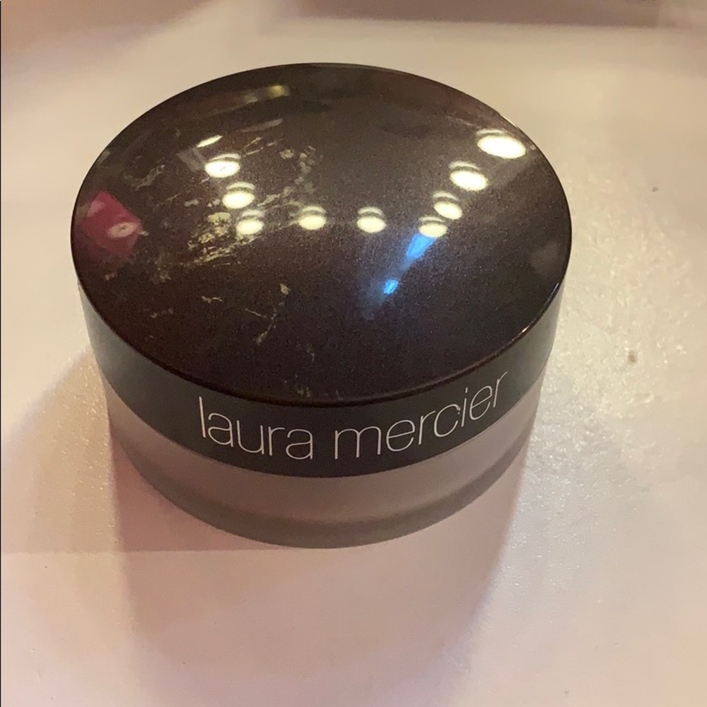 Laura Mercier Mineral Powder